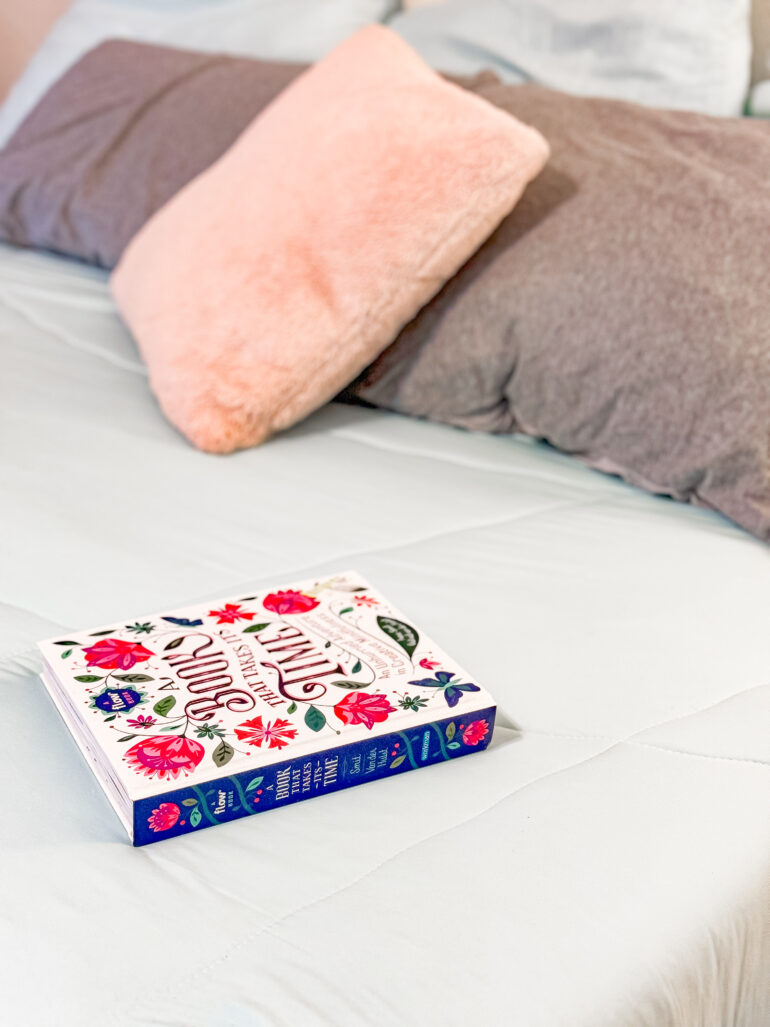 Chill Out in Style: A Comprehensive Review of Cooling Blankets for ...