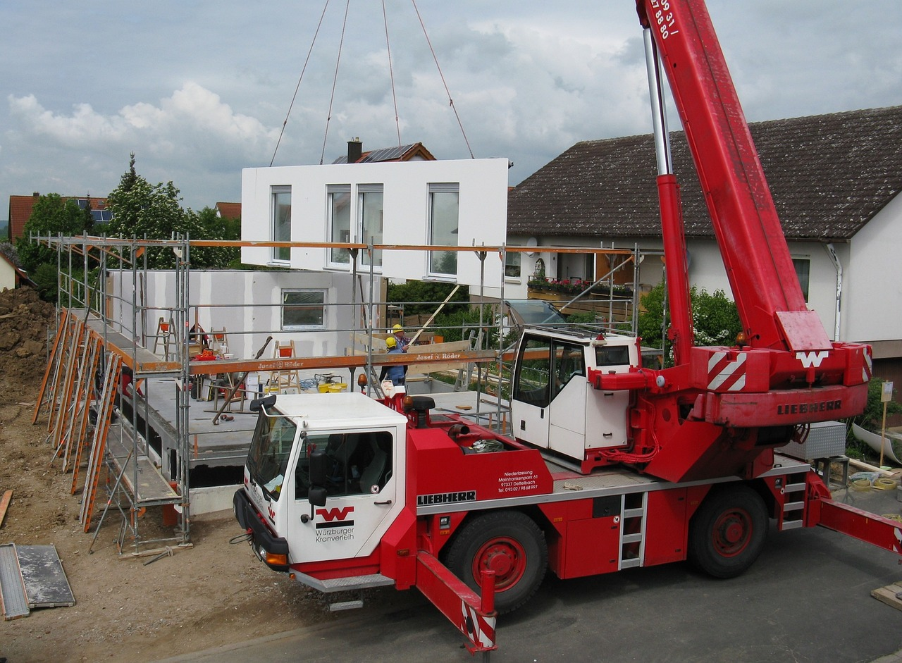 Should You Have Lifting Equipment for Your Construction Project? Here’s What to Know