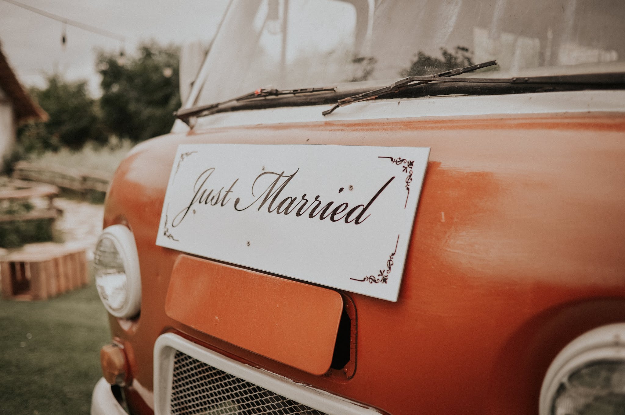 Top Wedding Car Trends for 2023: Arrive in Style on Your Big Day