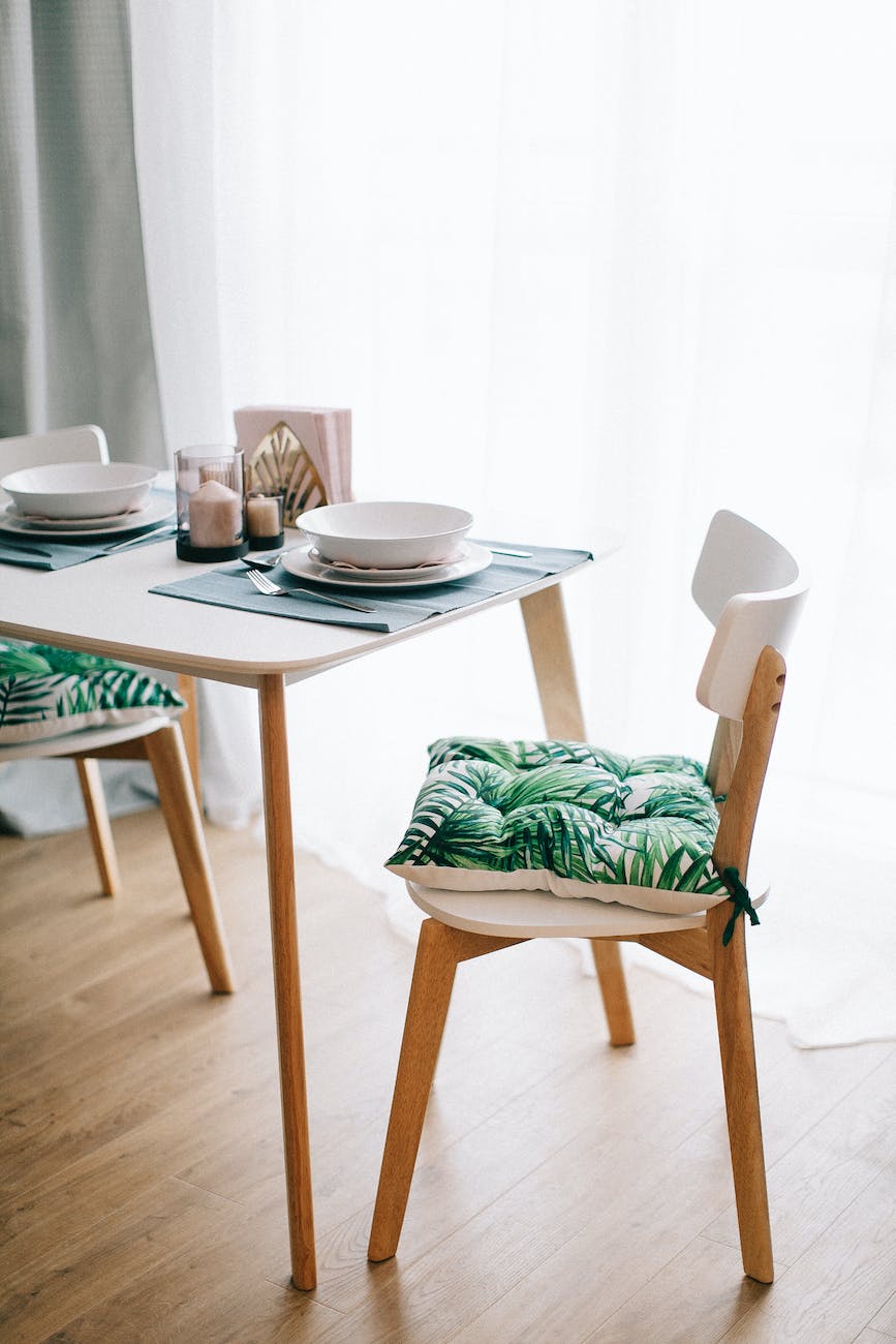 simple dining table