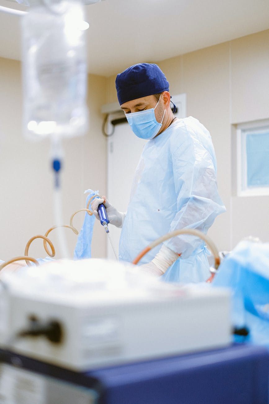 woman technology clinic doctor